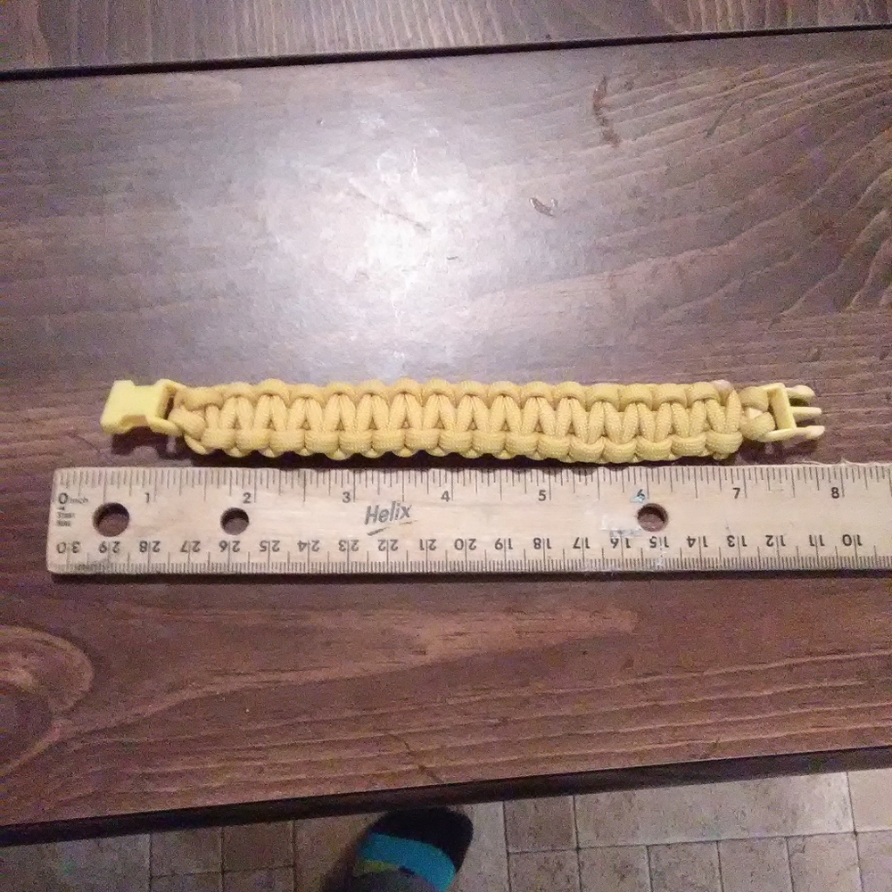 Paracord bracelet